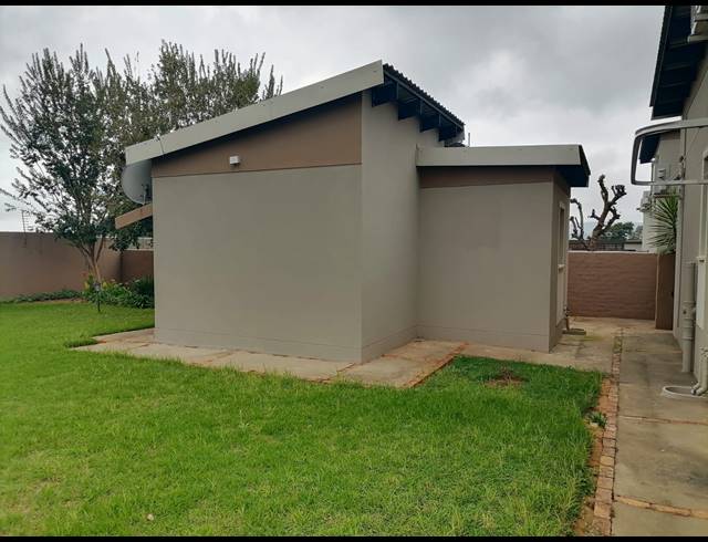 3 BEDROOM HOUSE FOR SALE IN GEELHOUTPARK